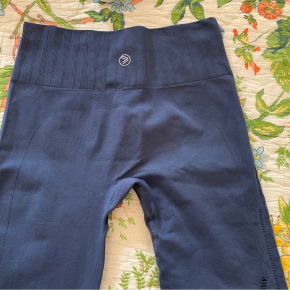 SAVVI NWOT LEGGINGS NAVY - Picture 4 of 4